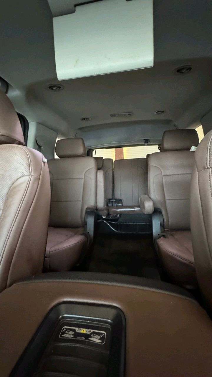 Chevrolet Tahoe - Image 4