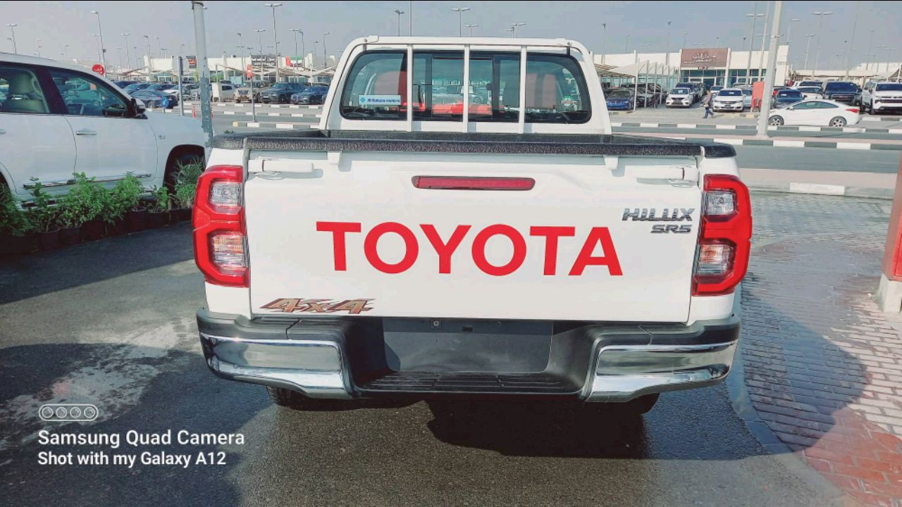 Toyota Hilux - Image 7