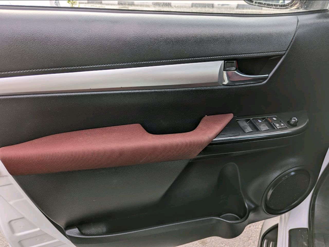 Toyota Hilux - Image 9