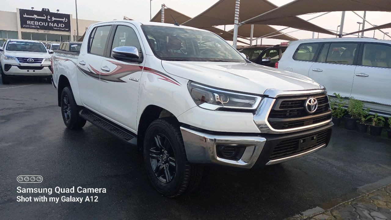 Toyota Hilux - Image 20
