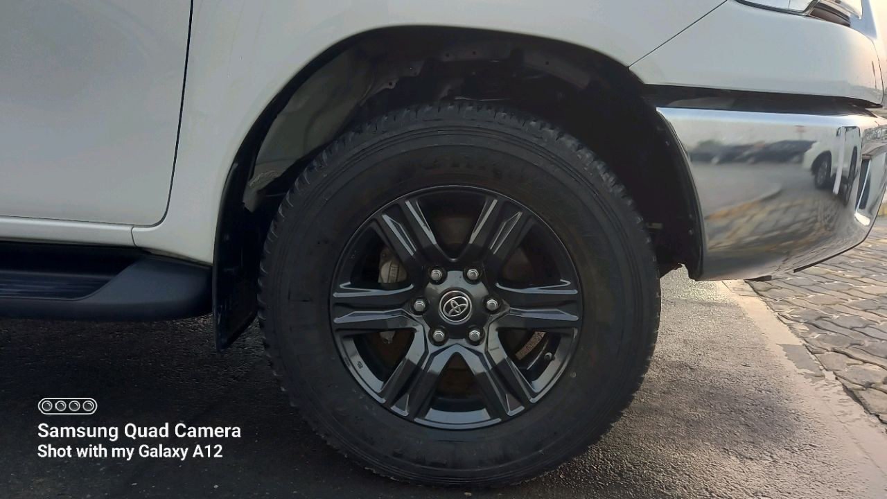Toyota Hilux - Image 5