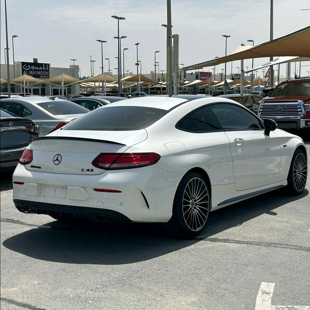 Mercedes Benz C-Class - Image 11
