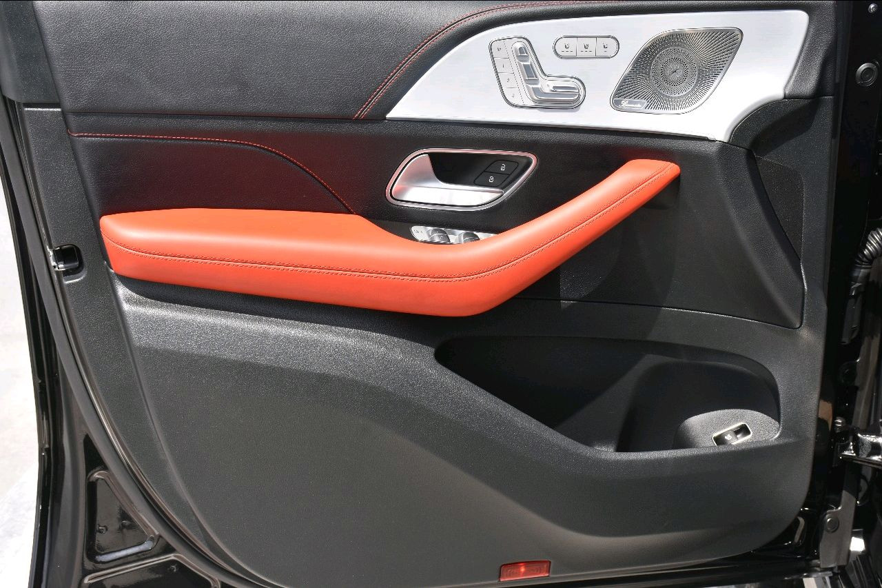 Mercedes Benz GLE SUV - Image 3