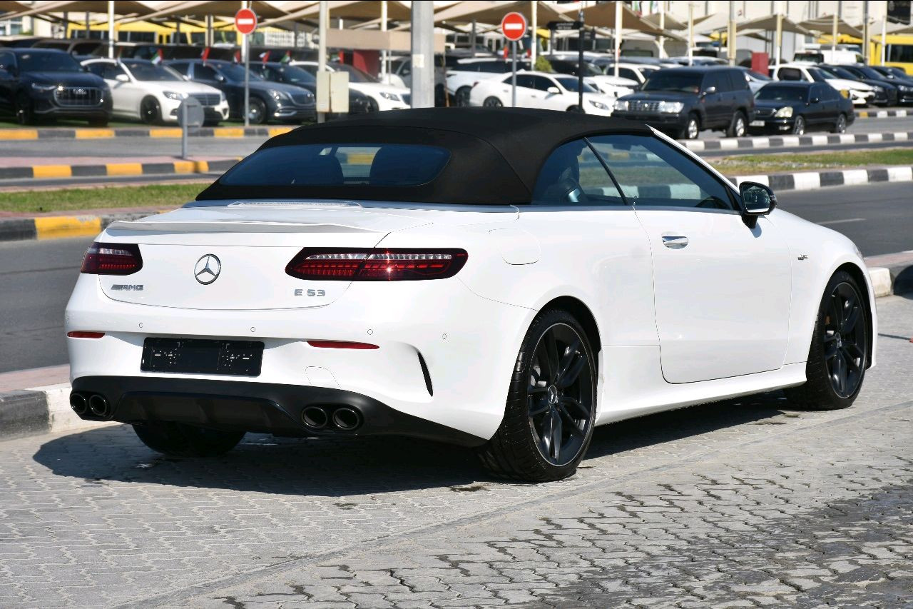 Mercedes Benz E-Class - Image 11