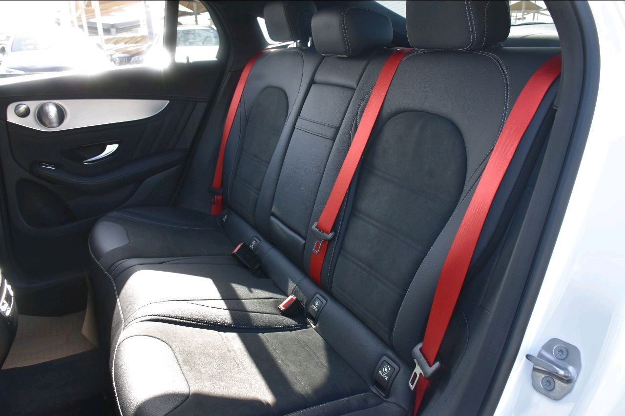 Mercedes Benz GLE SUV - Image 4