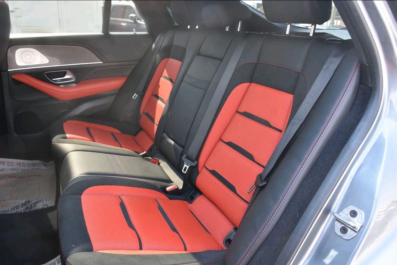 Mercedes Benz GLE SUV - Image 12