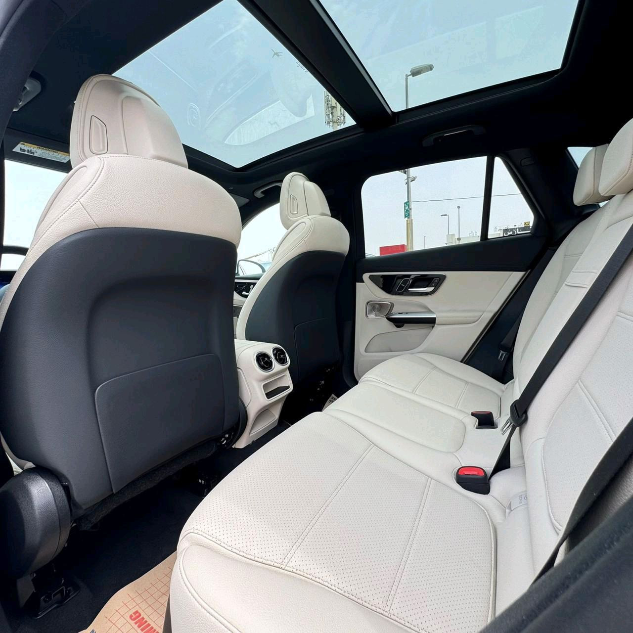 Mercedes Benz GLC - Image 10