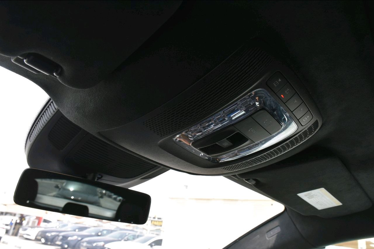 Mercedes Benz GLE SUV - Image 8