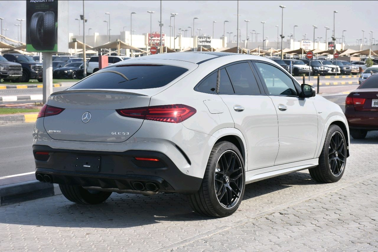 Mercedes Benz GLE SUV - Image 11
