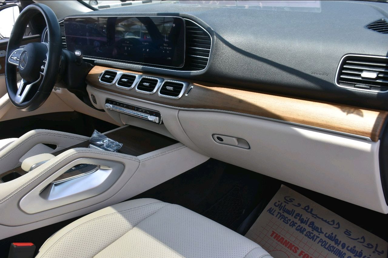 Mercedes Benz GLE SUV - Image 5
