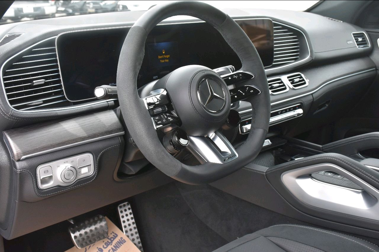 Mercedes Benz GLE SUV - Image 6