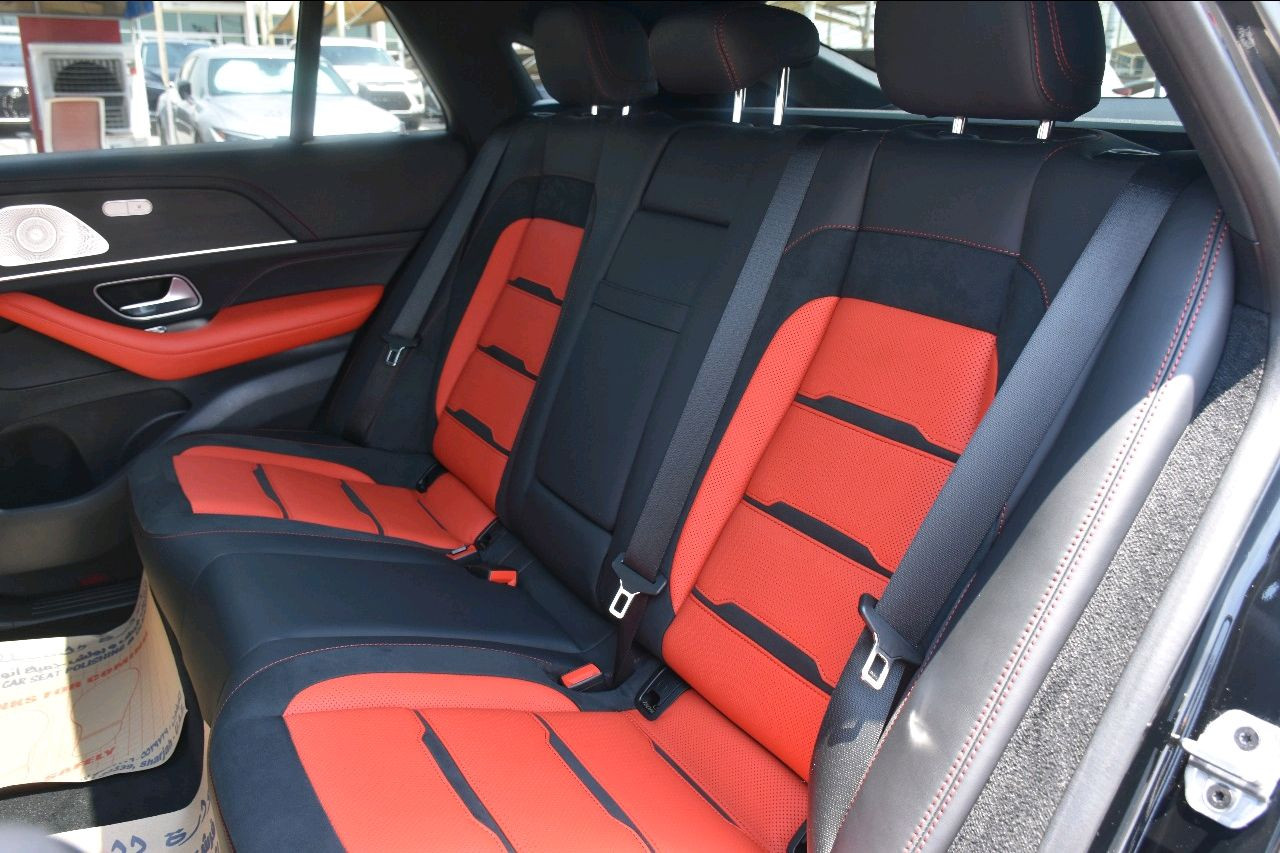 Mercedes Benz GLE SUV - Image 3