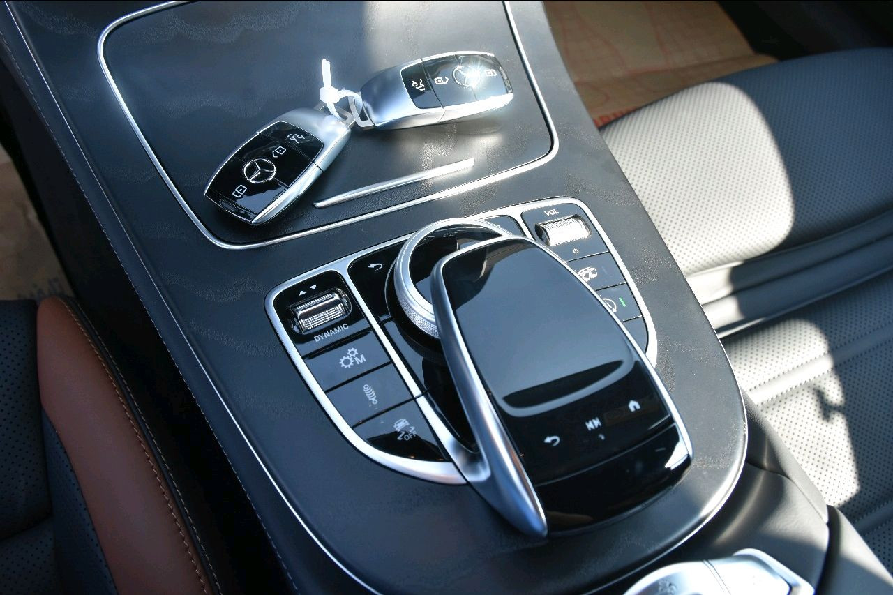 Mercedes Benz E-Class - Image 15