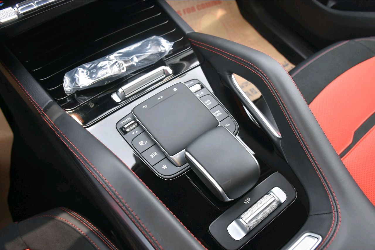 Mercedes Benz GLE SUV - Image 6