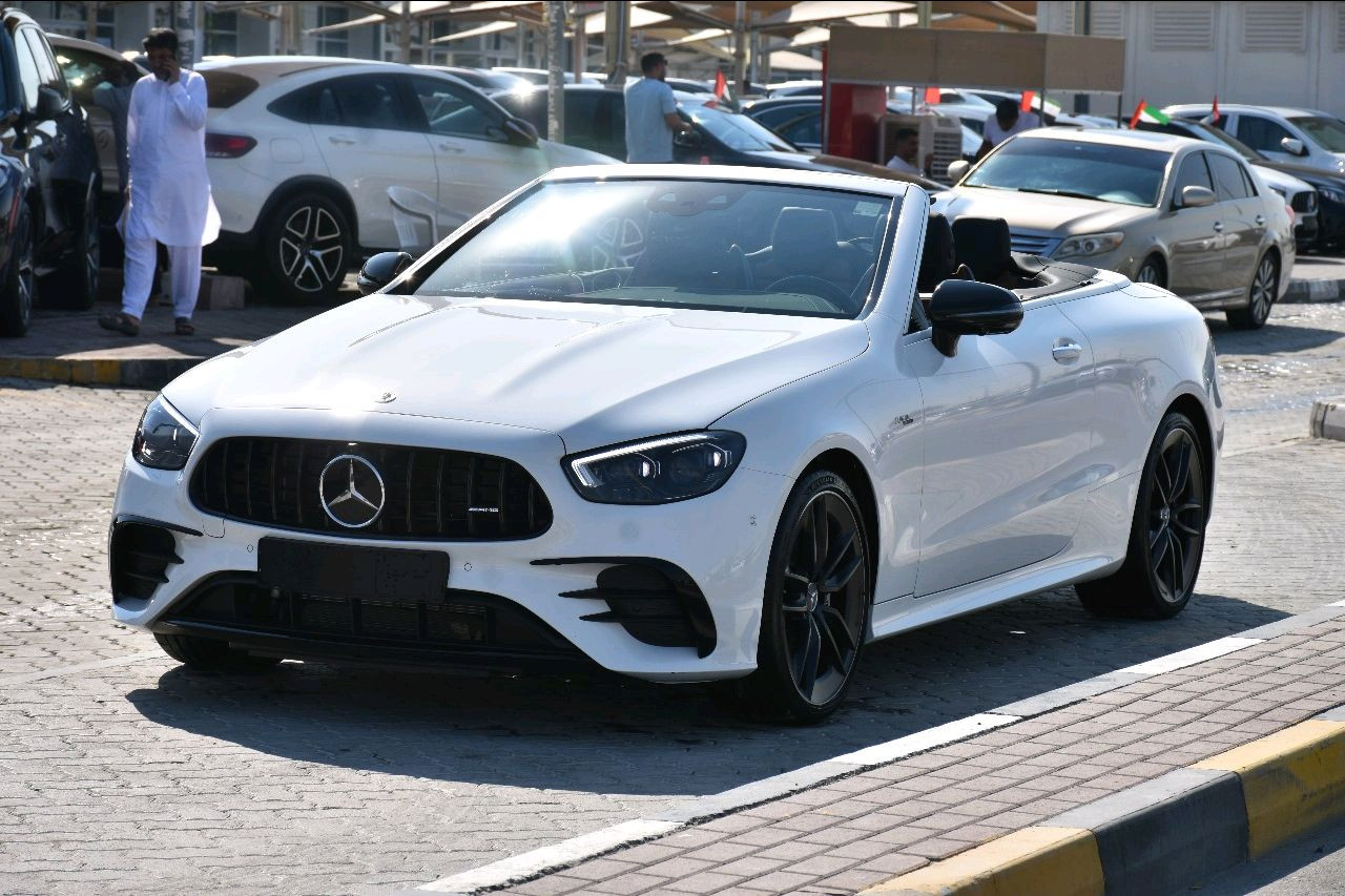 Mercedes Benz E-Class - Image 12