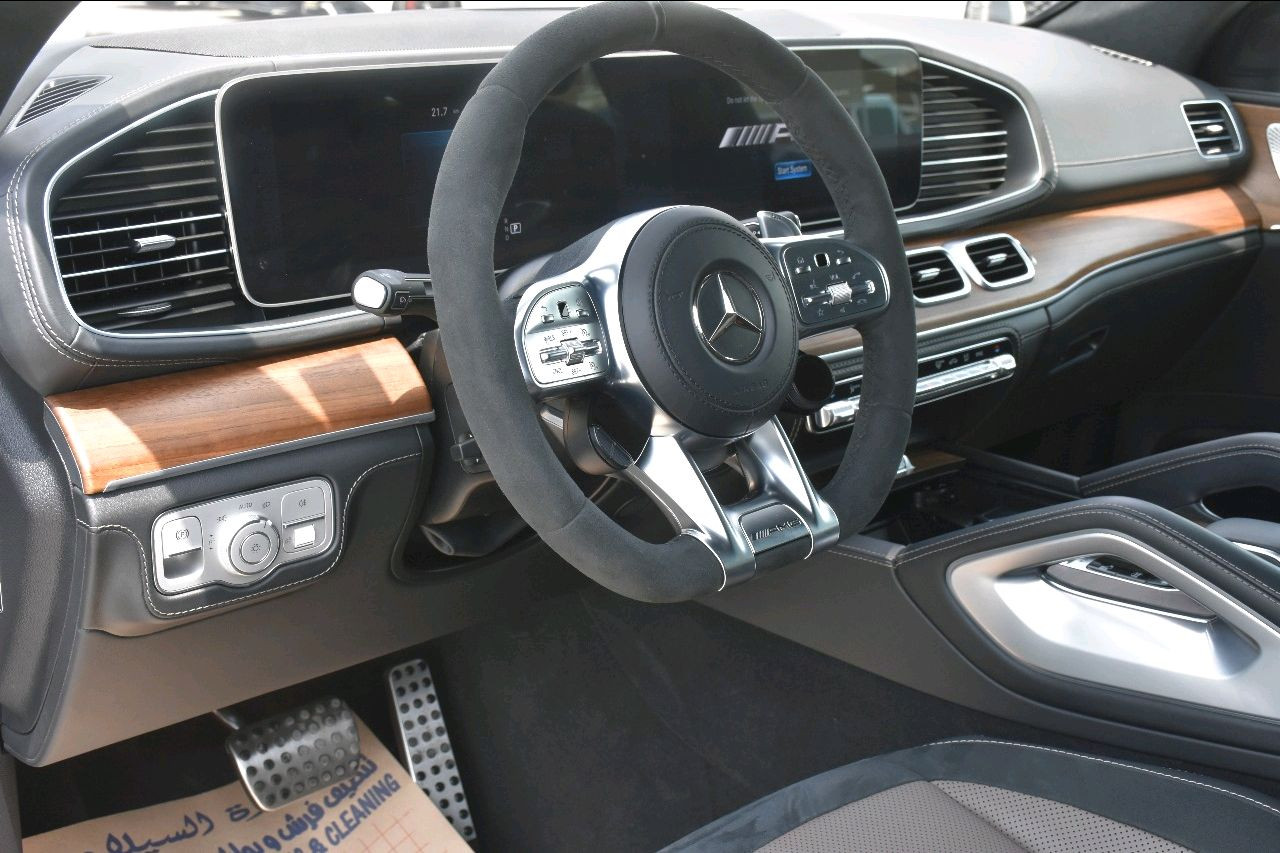 Mercedes Benz GLE SUV - Image 11