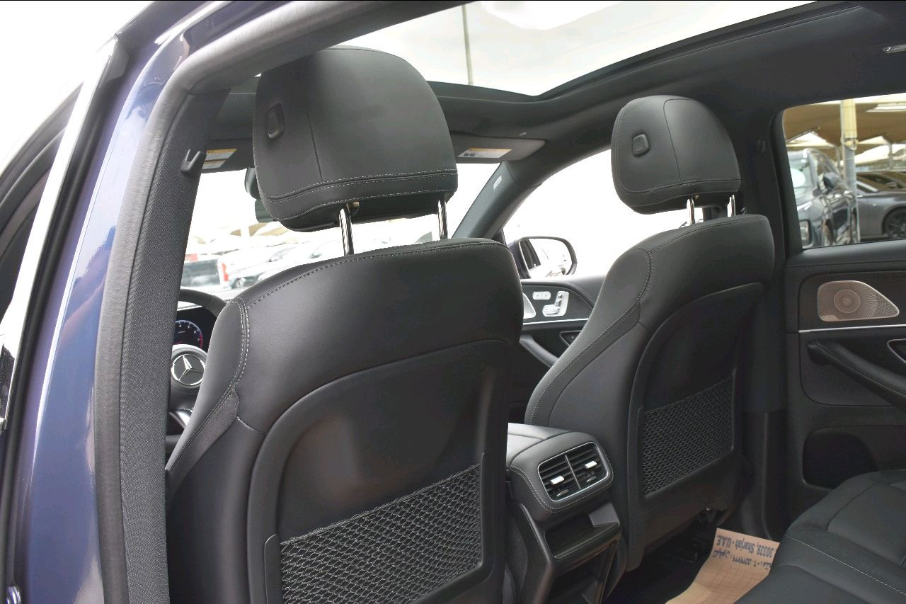 Mercedes Benz GLE SUV - Image 9