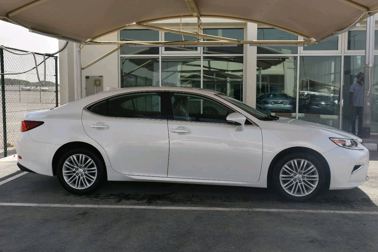 Lexus ES-Series - Image 4