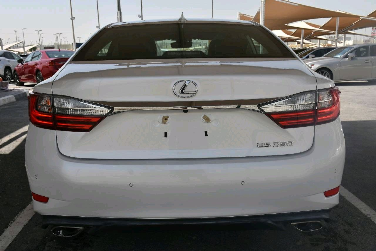 Lexus ES-Series - Image 3