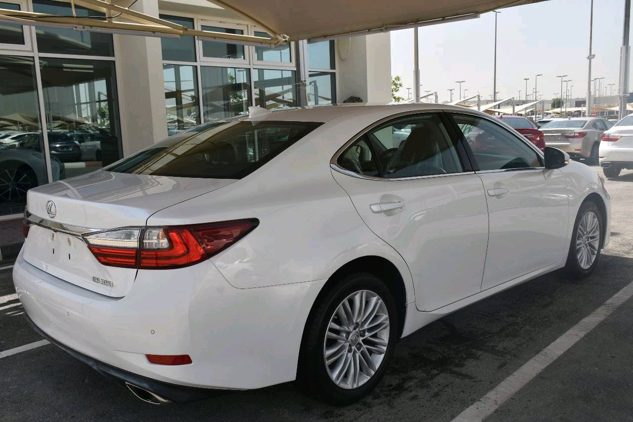 Lexus ES-Series - Image 5