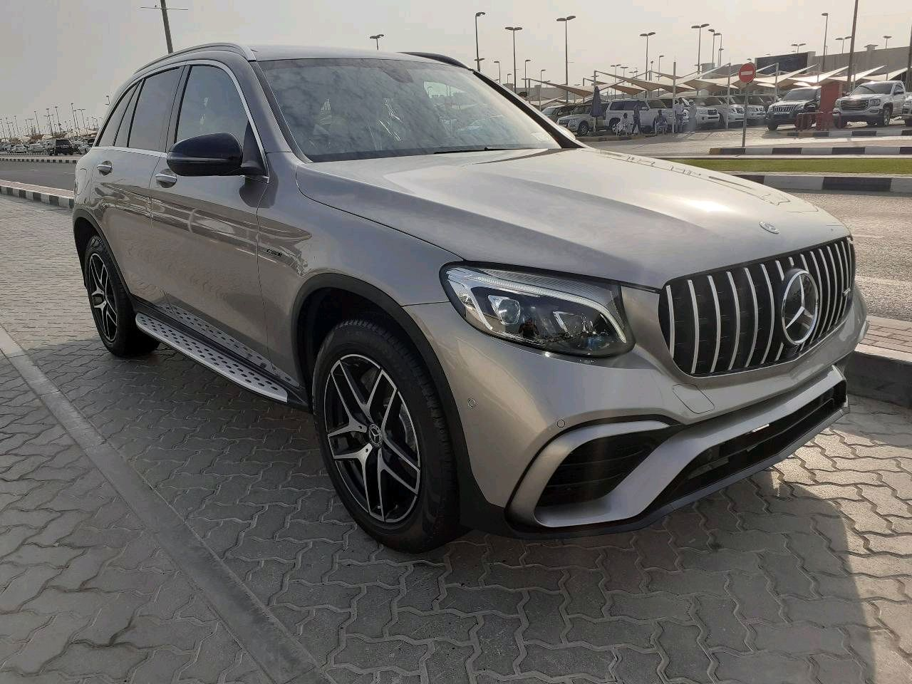 Mercedes Benz GLE SUV - Image 2
