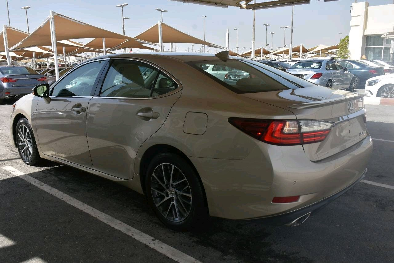 Lexus ES-Series - Image 5