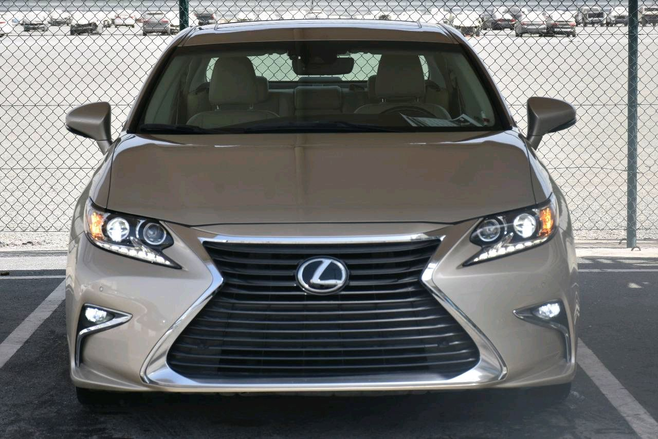 Lexus ES-Series - Image 3
