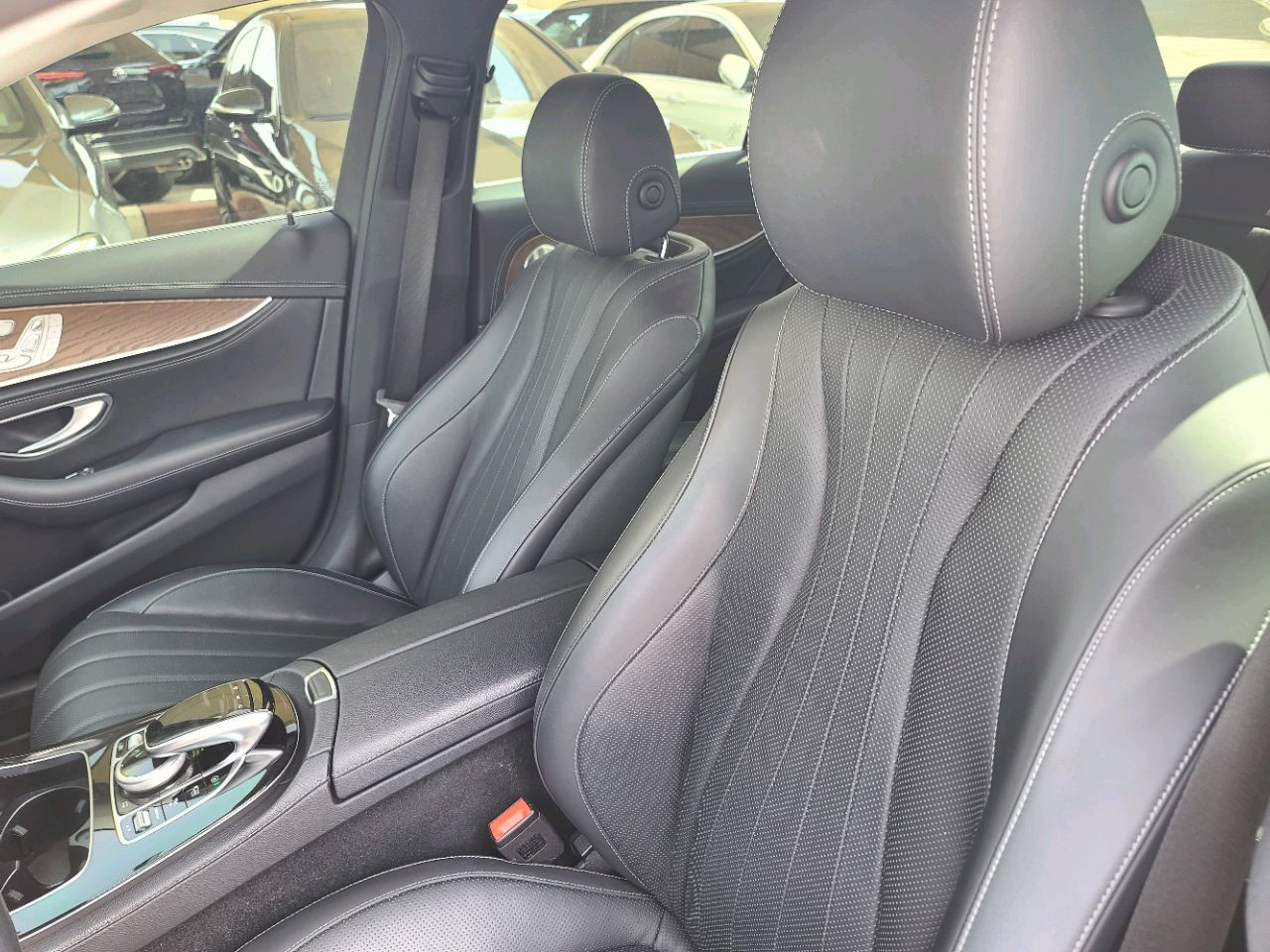 Mercedes Benz E-Class - Image 9