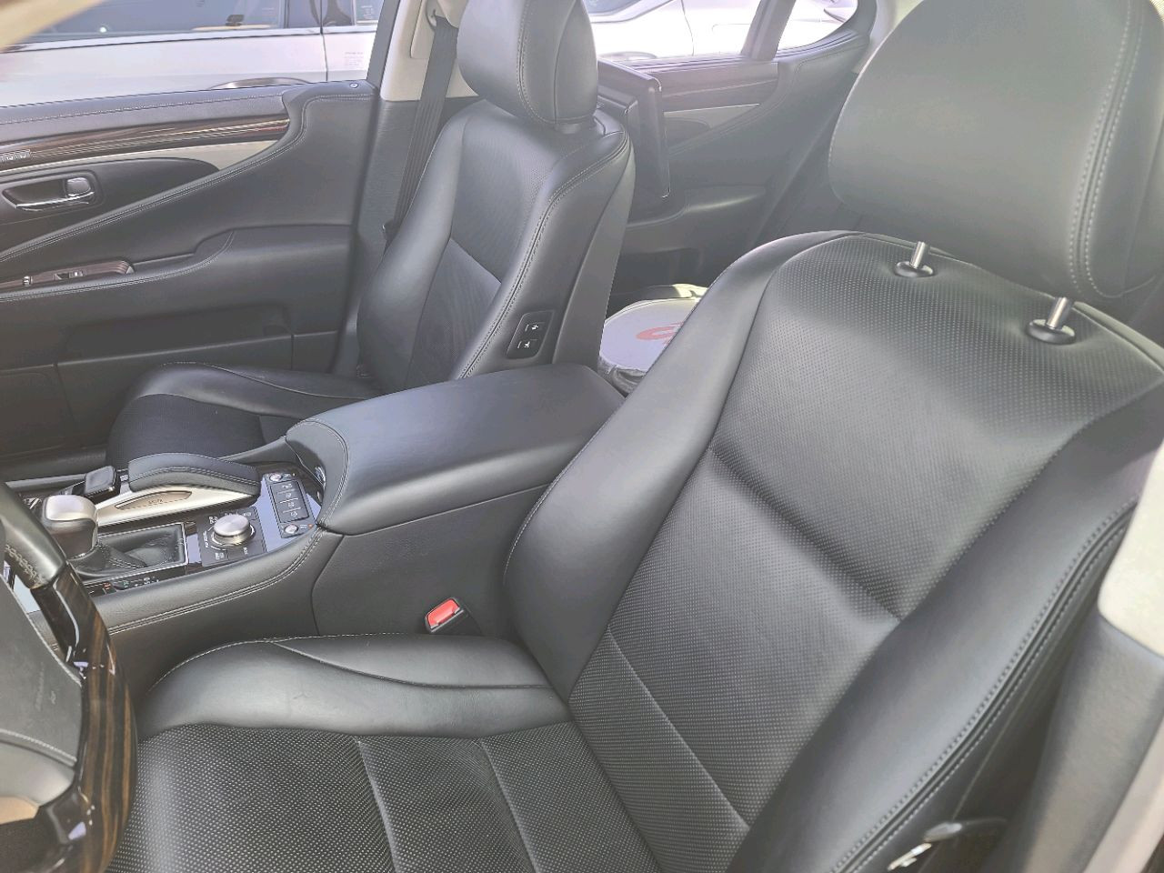 Lexus LS-Series - Image 10