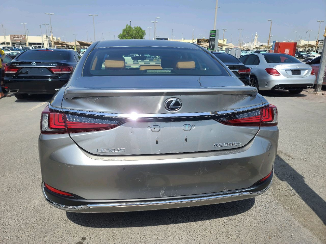 Lexus ES-Series - Image 8