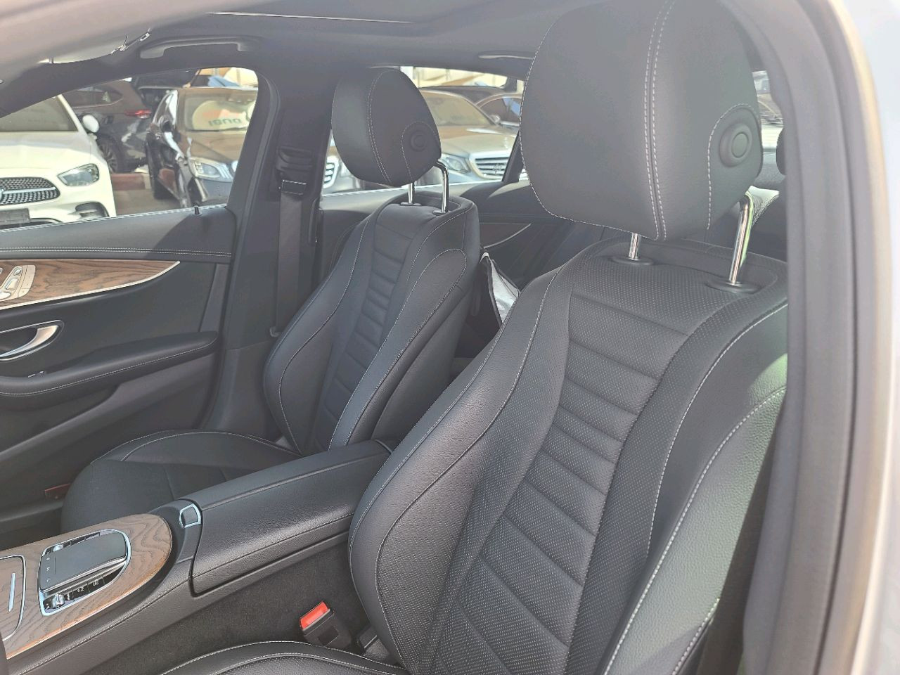 Mercedes Benz E-Class - Image 8