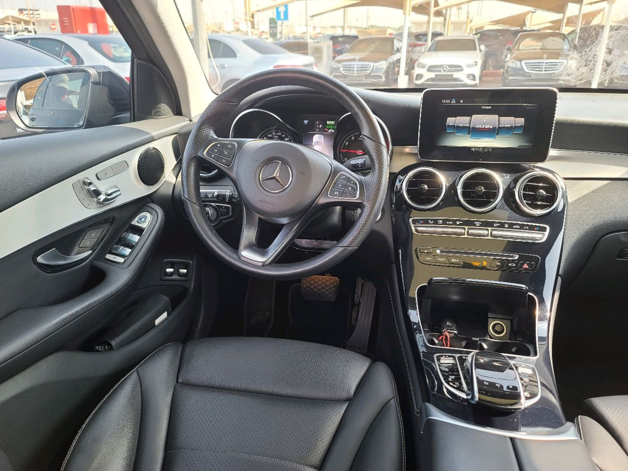 Mercedes Benz GLC - Image 9