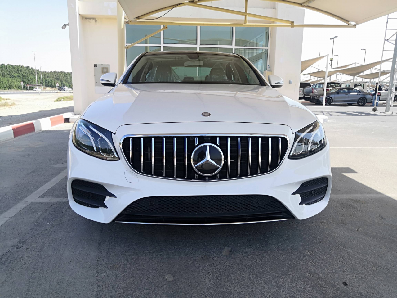 Mercedes Benz E-Class - Image 4