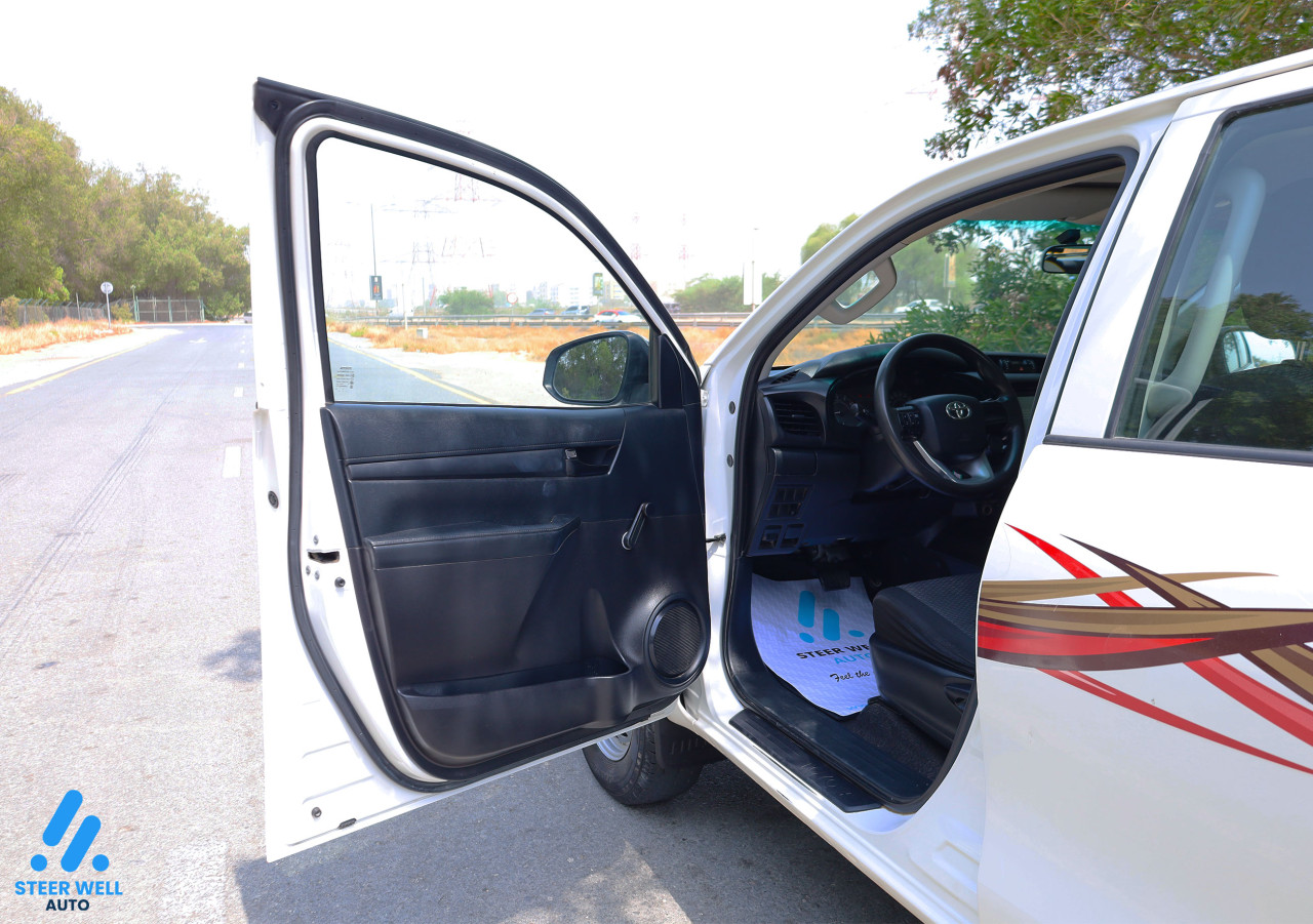 Toyota Hilux - Image 7