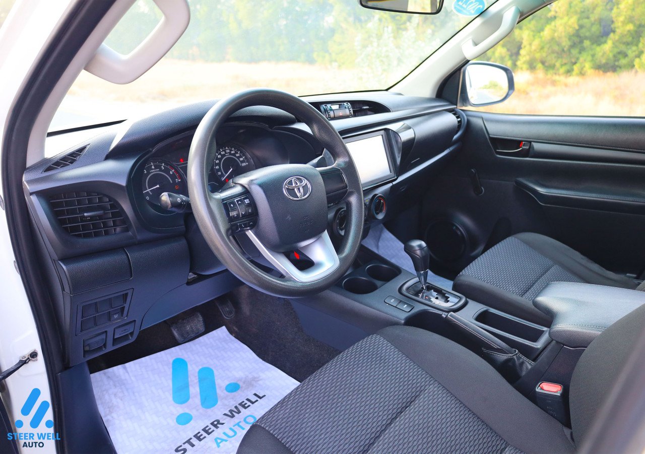 Toyota Hilux - Image 9