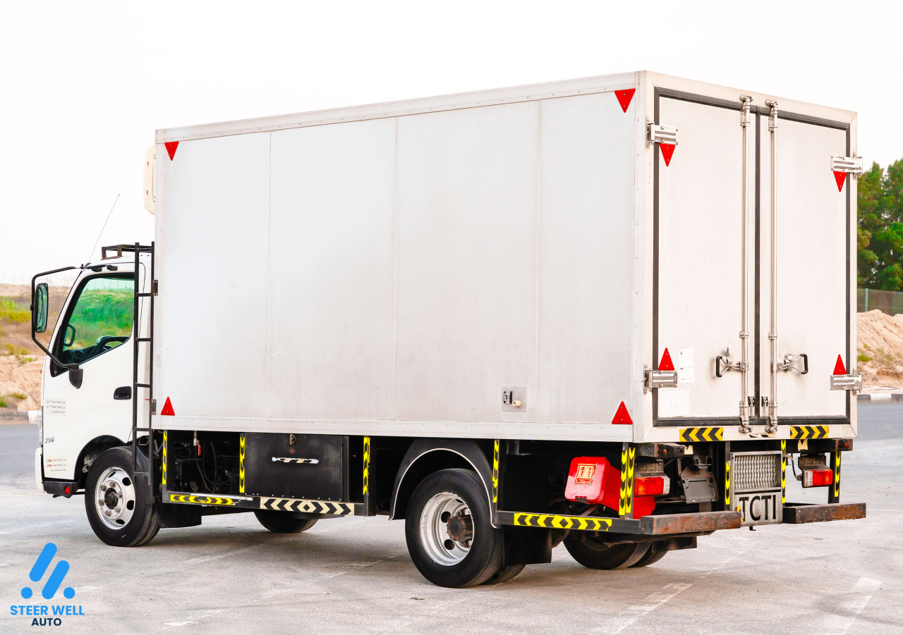 HINO 300 - Image 12