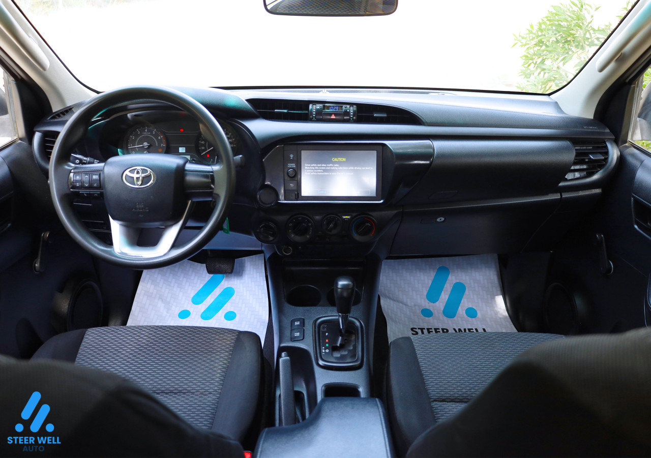 Toyota Hilux - Image 10