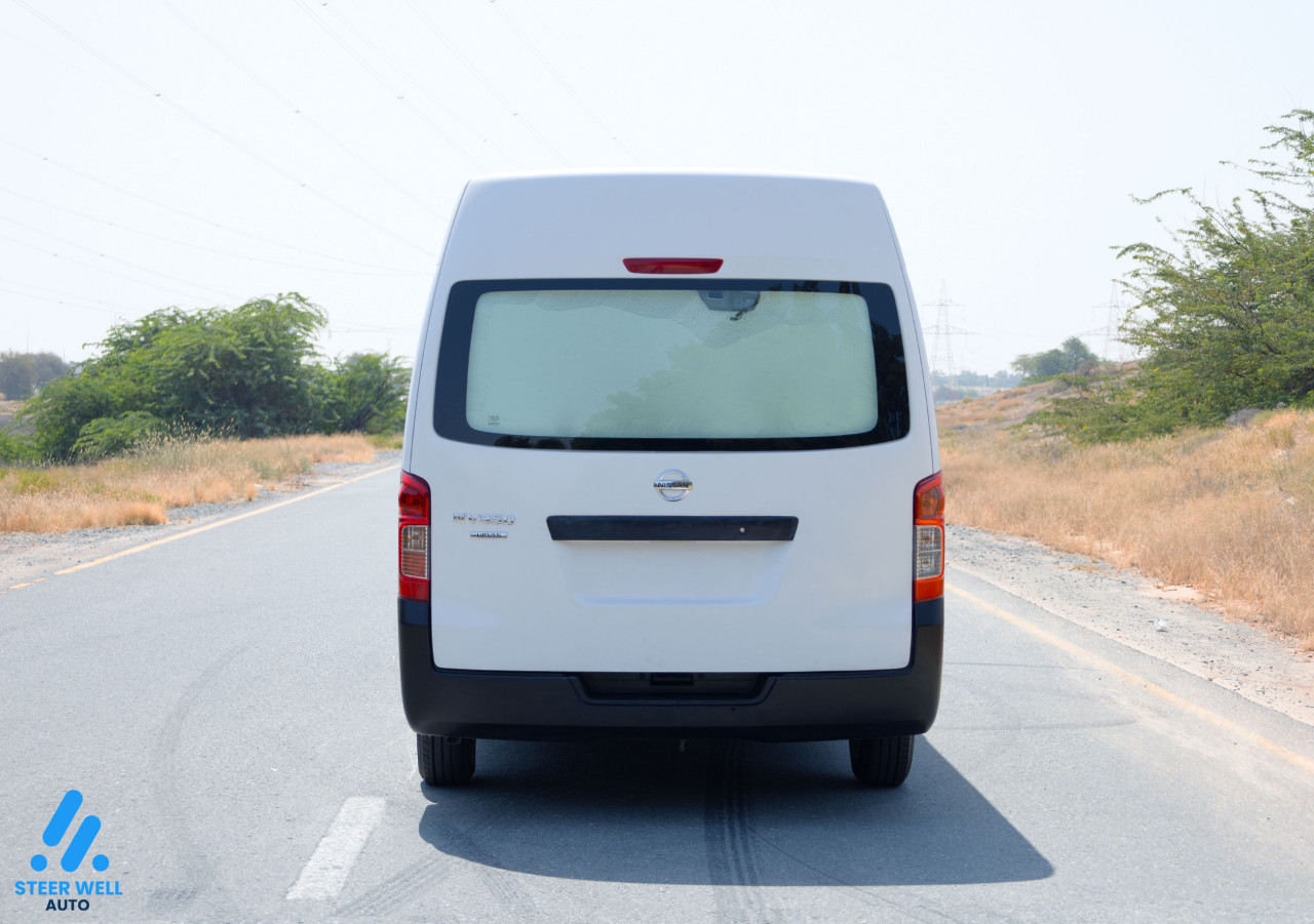 Nissan Urvan - Image 11
