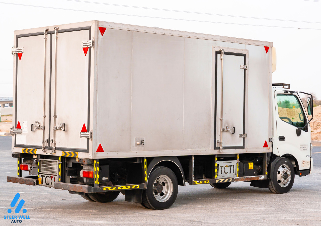 HINO 300 - Image 13