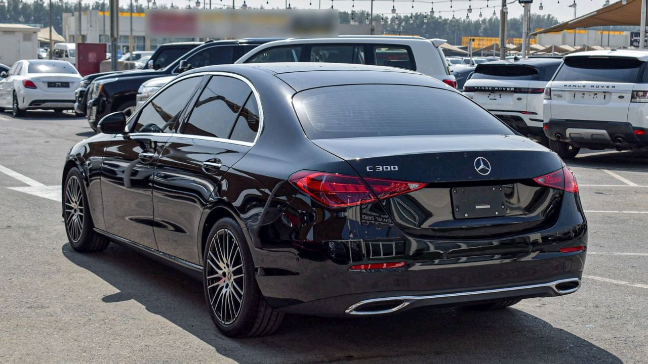 Mercedes Benz C-Class - Image 4