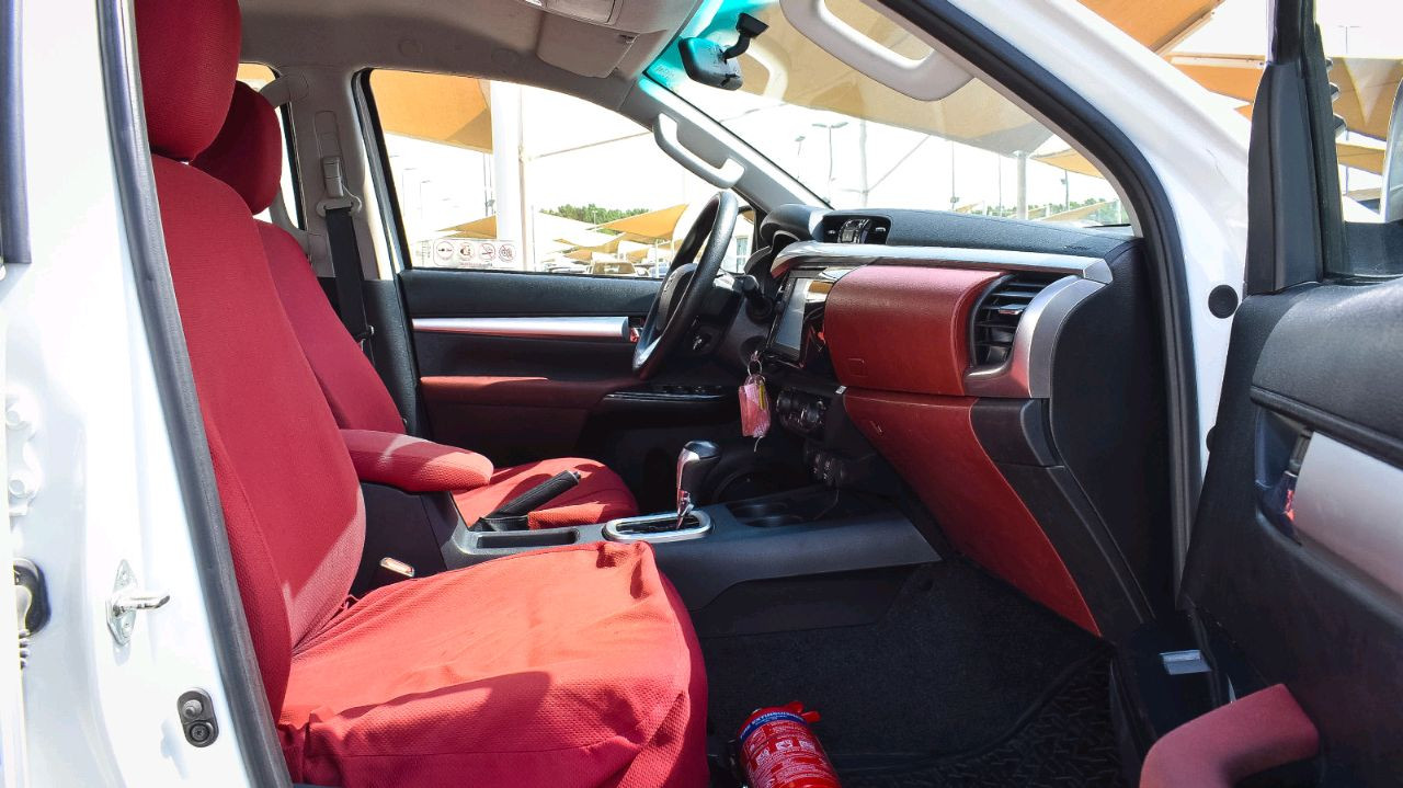 Toyota Hilux - Image 10