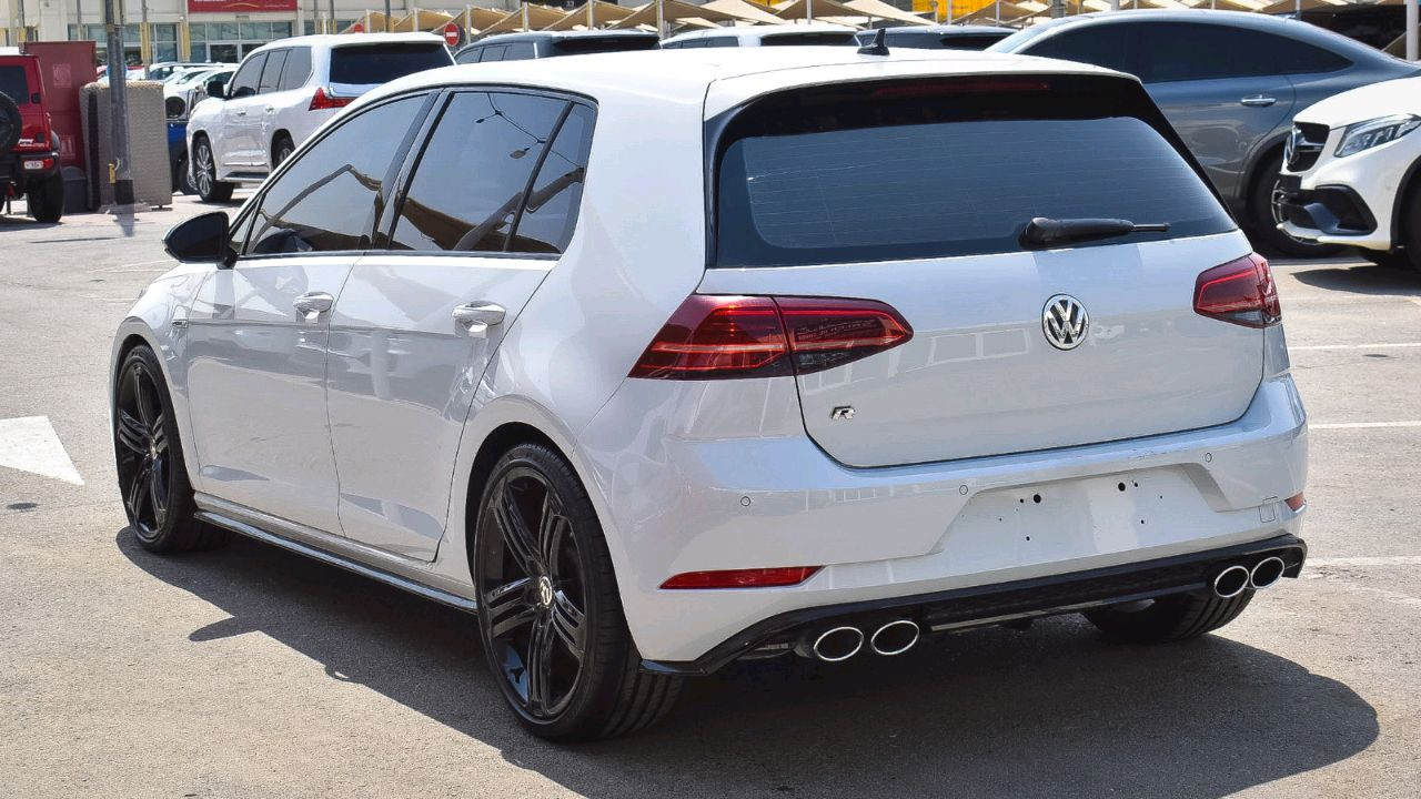Volkswagen Golf R - Image 7