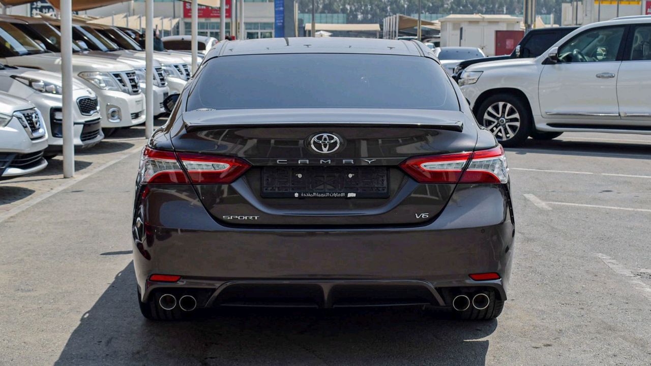 Toyota Camry - Image 7