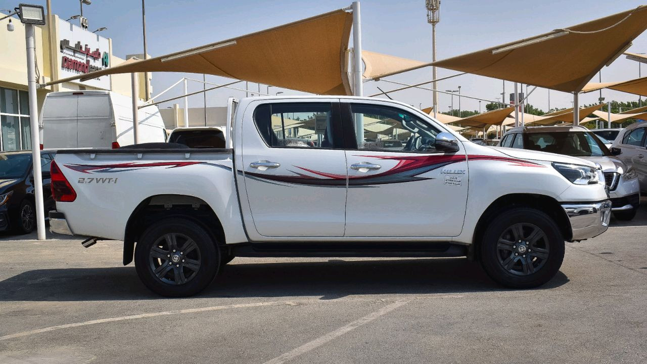 Toyota Hilux - Image 8