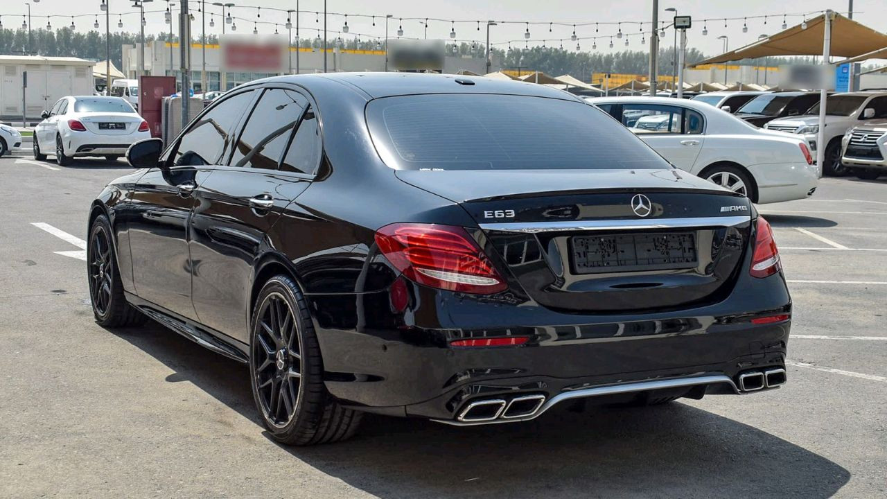 Mercedes Benz E-Class - Image 4