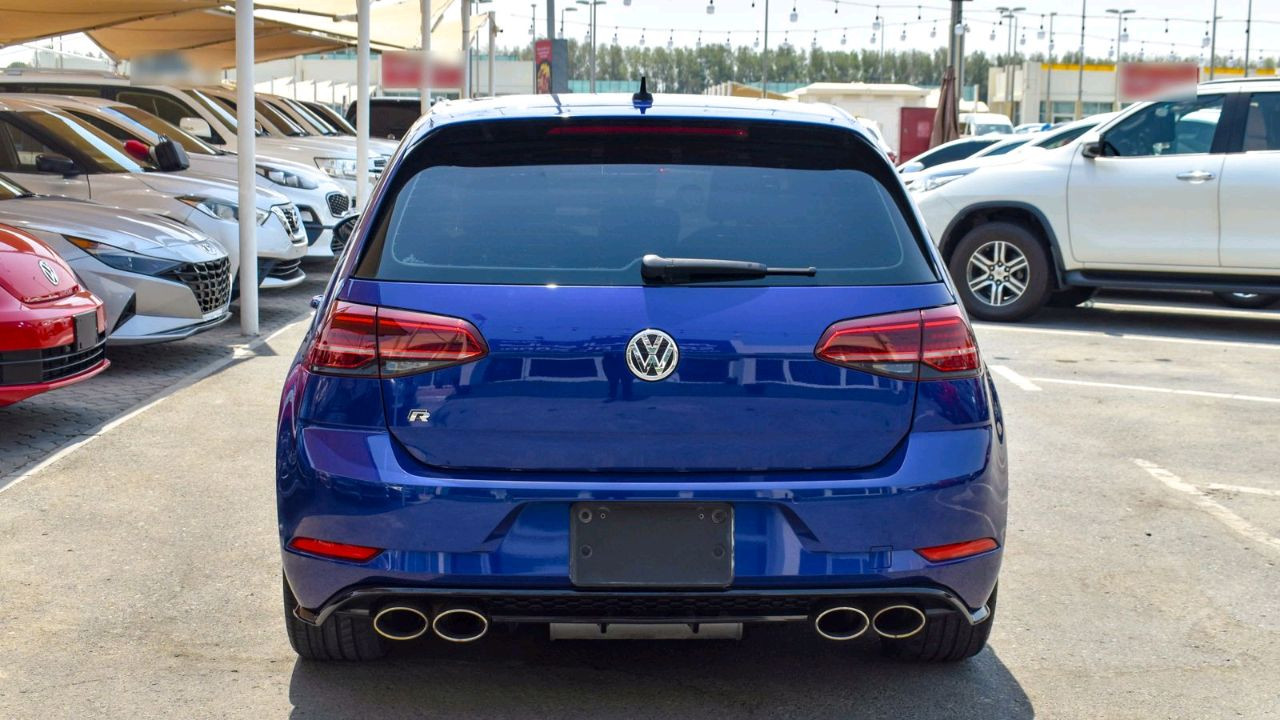 Volkswagen Golf R - Image 8