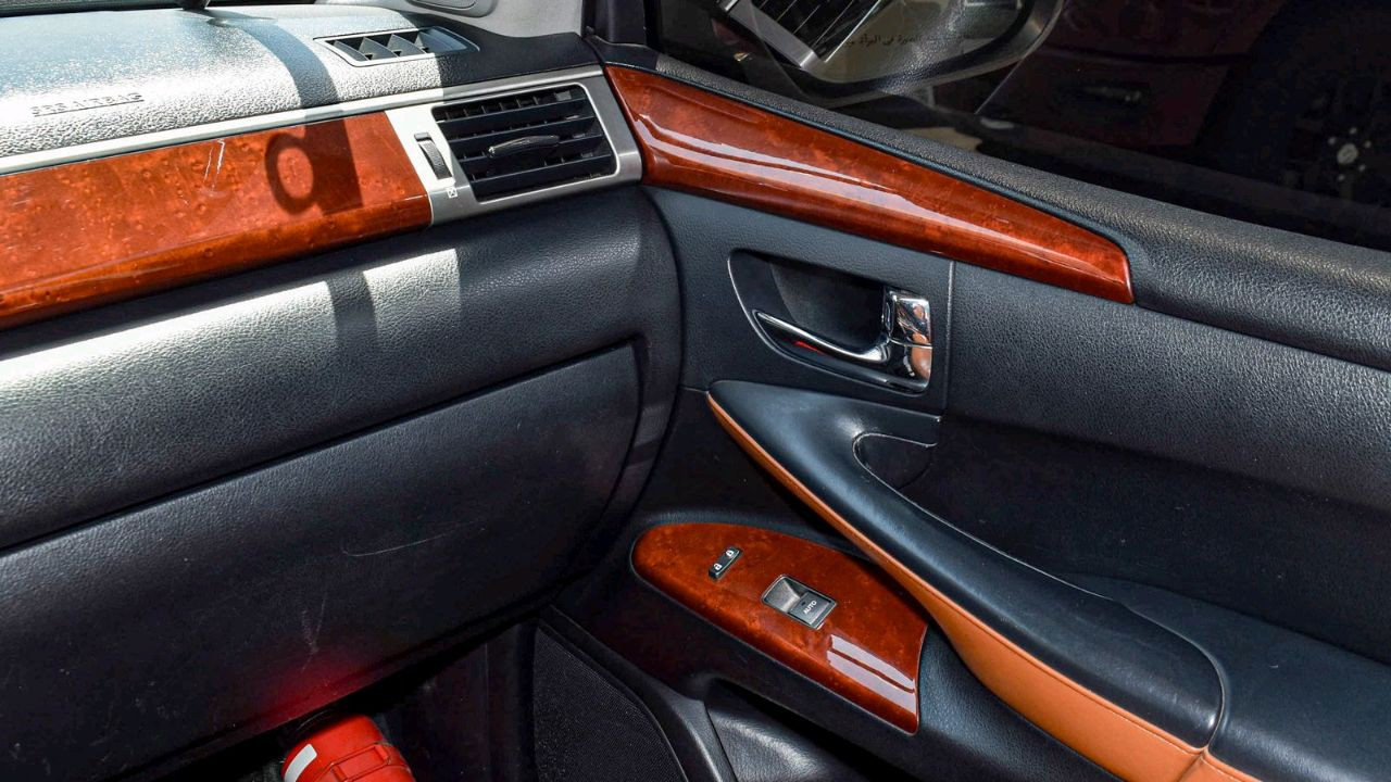 Lexus LX-Series - Image 2