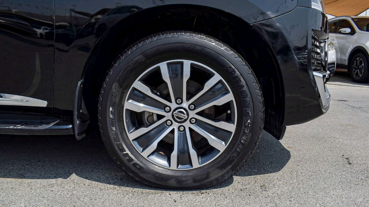 Nissan Armada - Image 10