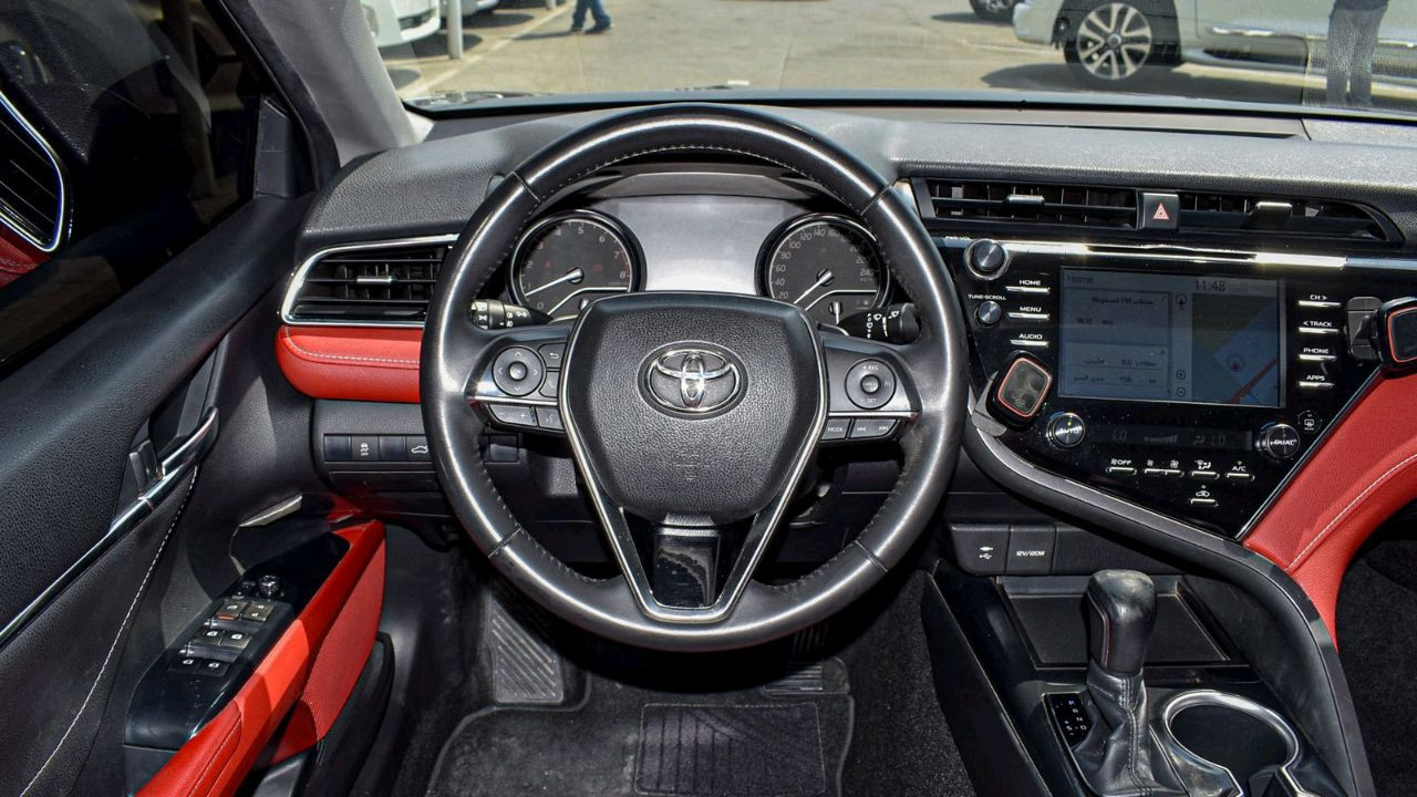 Toyota Camry - Image 8
