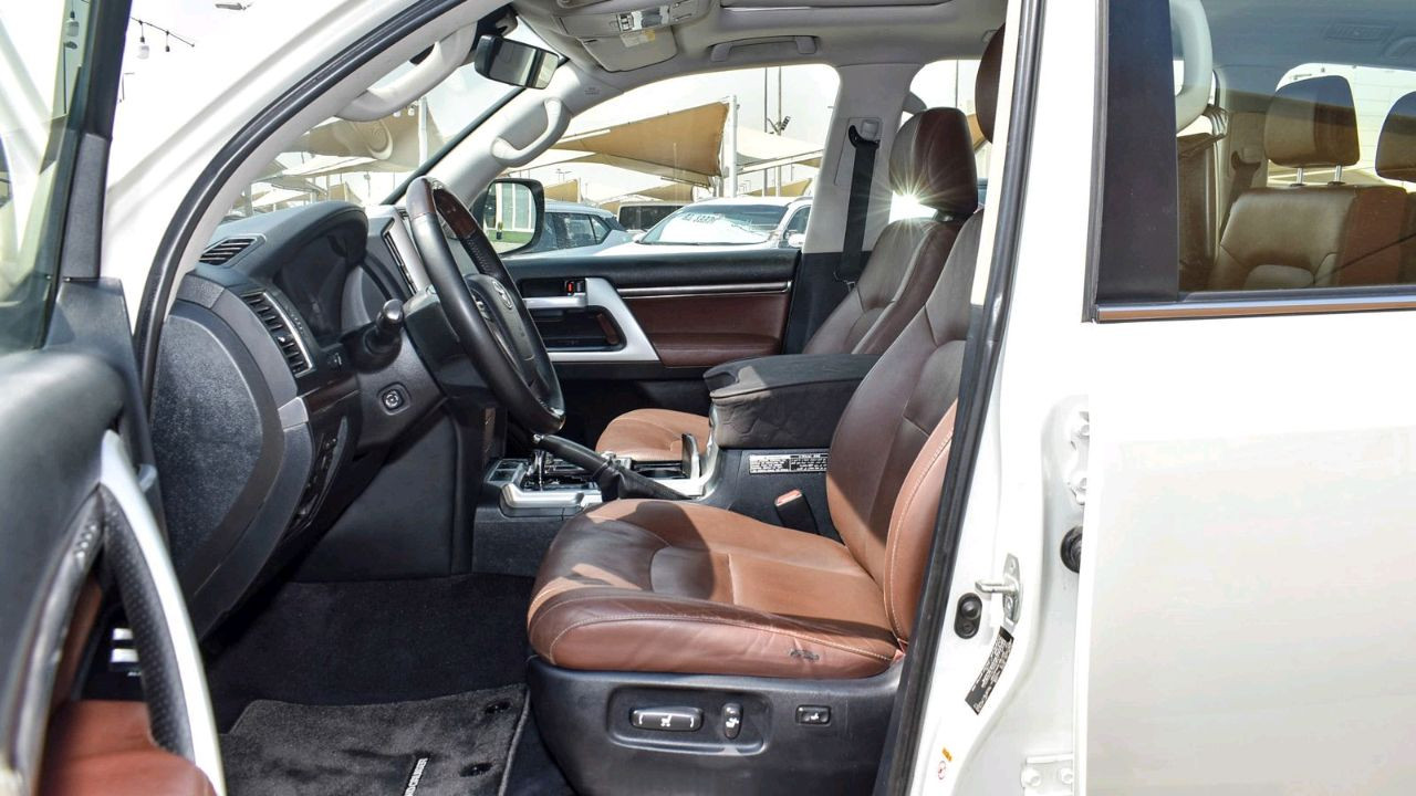 Toyota Land Cruiser - Image 12